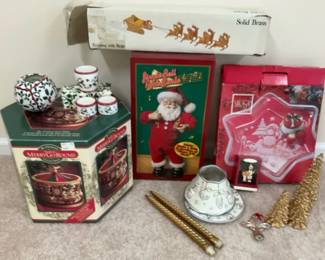 Christmas Decor, Mr. Christmas Santa Holiday Carousel