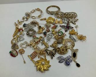 Vintage GoldTone Brooch Costume Jewelry