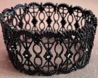 Black Metal Lattice Stretch Bracelet