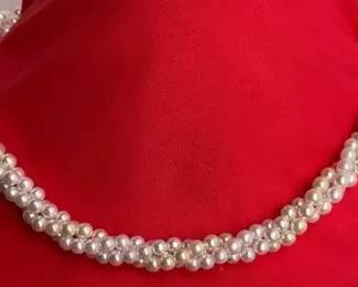 Tristand Faux Pearl Necklace