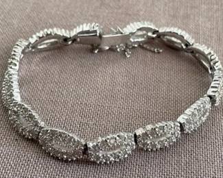 Rhinestone Oval Circle Bracelet