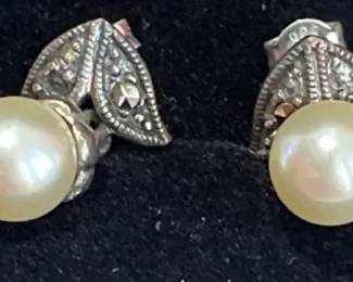 925 Stamped Earrings With Pearl Like Drops