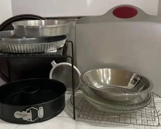 Baking Items Pyrex Oneida