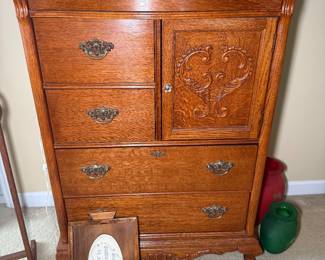 Lexington Furniture Victorian Sampler Tall Dresser