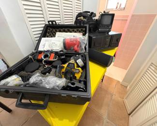 dive camera, sound bar, video camera