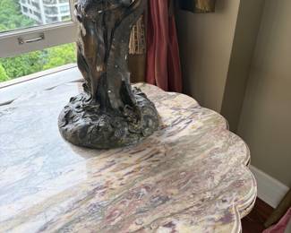 And another closer view of the scalloped edge table top and lamp base