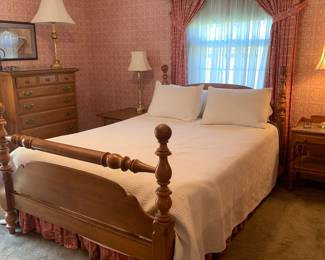 queen maple cannon ball bed