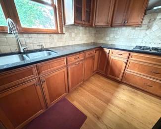 Complete Kitchen Cabinet & Granite Countertop Set $3500