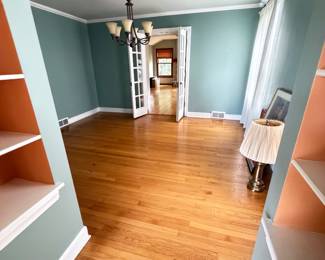 1,200 SQ FT Solid Oak Hardwood Flooring – Whole House Salvage $2,500.00 / Bundle