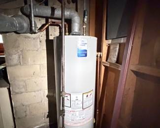 Bradford White 40-Gallon Natural Gas Water Heater – Working Condition Regular price $300.00