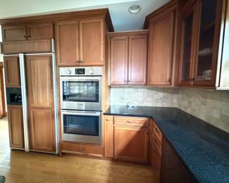 Complete Kitchen Cabinet & Granite Countertop Set $3500