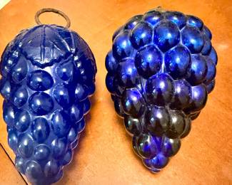 Vint. Kugel Colbalt Grape Ornaments