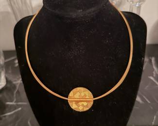 18K Omega Style Wire Collar Necklace