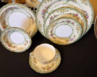 NoraTaki Hortense 76 piece