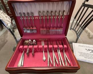 Community Flatware Set "White Orchid" 