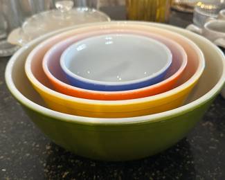 Pyrex Mixing Bowl Set