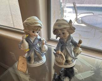 Set of 2 Arnart Figurines Boy & Girl