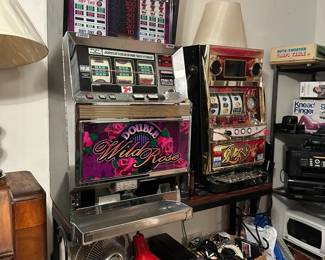 Double Wild Rose Slot Machine