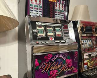 Double Wild Rose Slot Machine