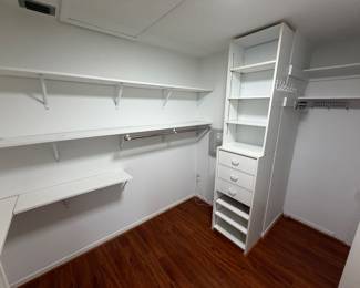 CLOSET SHELVING