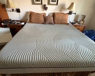 King Sleep Number i8 Innovation Series Mattress with base and 1 remote 
