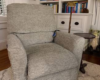La-z-Boy Power recliner/lift chair