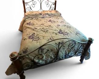 Full Sized Metal Wood Bed Frame
