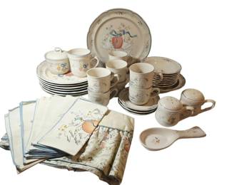 Vintage International Marmalade Goose 35Piece Dish Set, Round Tablecloth, Napkins