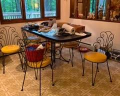 6 Bistro chairs and table