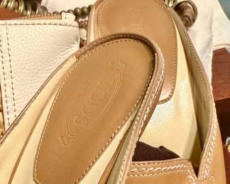 Tod's pumps, like new.