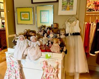 Baby changing station, girl dresses, art.