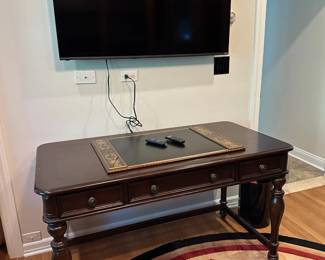 TV, Desk / Work Table