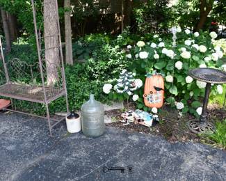 1194Back Yard