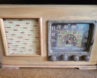 Vintage Radio (Works)