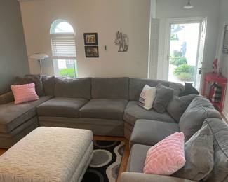 Large Luxurious Sectional Couch!