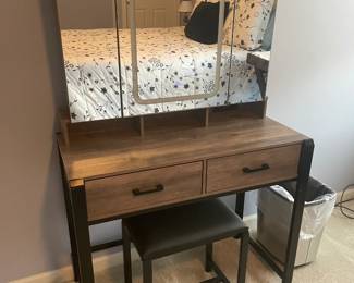 Mod Vanity w/Lighted Mirror & Bench