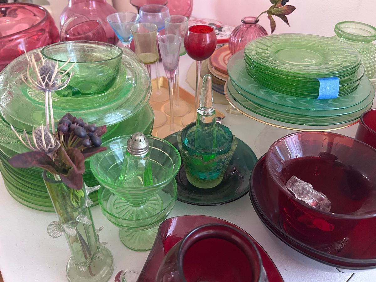 Colorful glass dining ware 