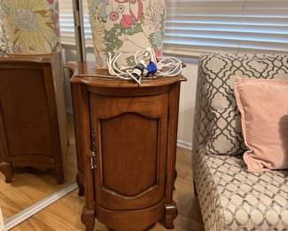 Side table, lamps and chair
