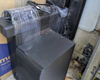 Surround sound system 