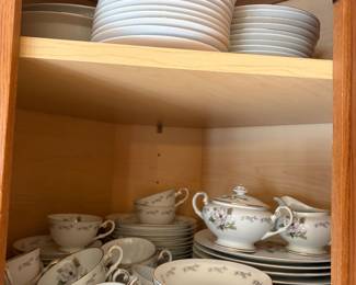 Magnolia Dish Set