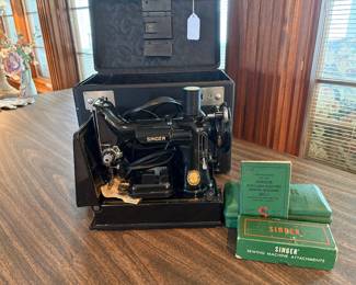 Like new,  Singer featherlite