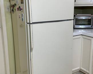 Vintage 1994 Kitchen Aid Refrigerator with Ice-Maker