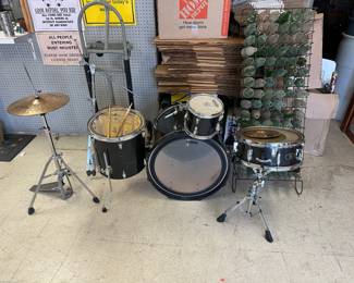 003 Drum Set