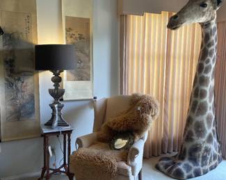 A Giraffe., (not an elephant in this room)