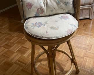Barstool w, cushions