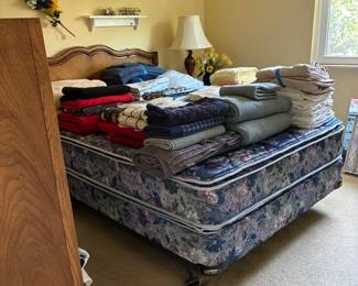 Lots of blankets, sheet sets and towels, Full/Queen headboard