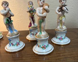 Capodimonte Figurines (4)