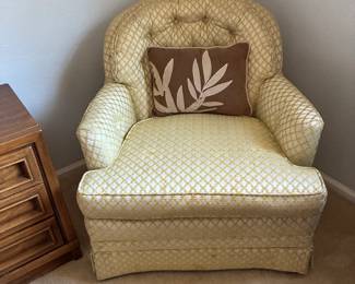 Tufted arm chair (2)