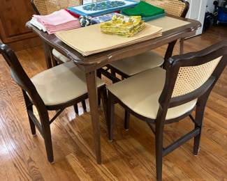 Card Table and chairs with cane backs (4), table linens