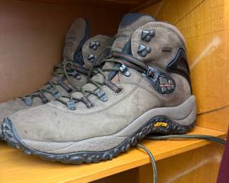 Keen Hiking Boots $20